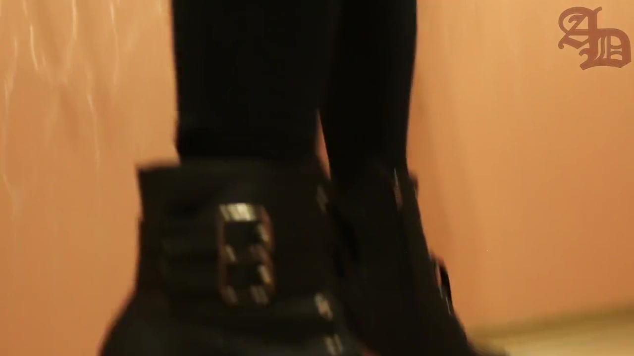 Tranny Giantess Amanda Crushes Micro Cars In Black Jeans On High Heels (crush Fetish)