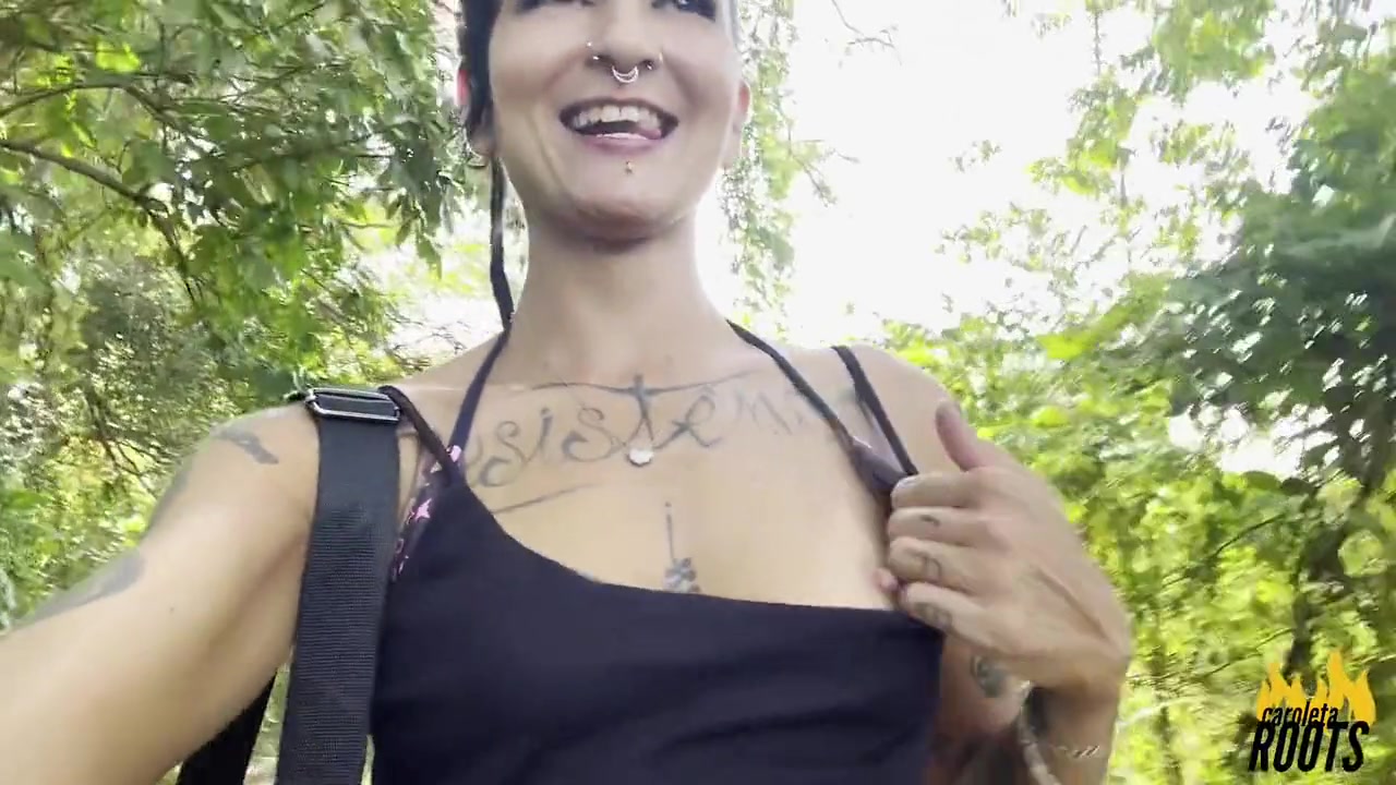 Caroleta Roots And Morena Gostosa - Getting Naked In The Middle Of The Woods