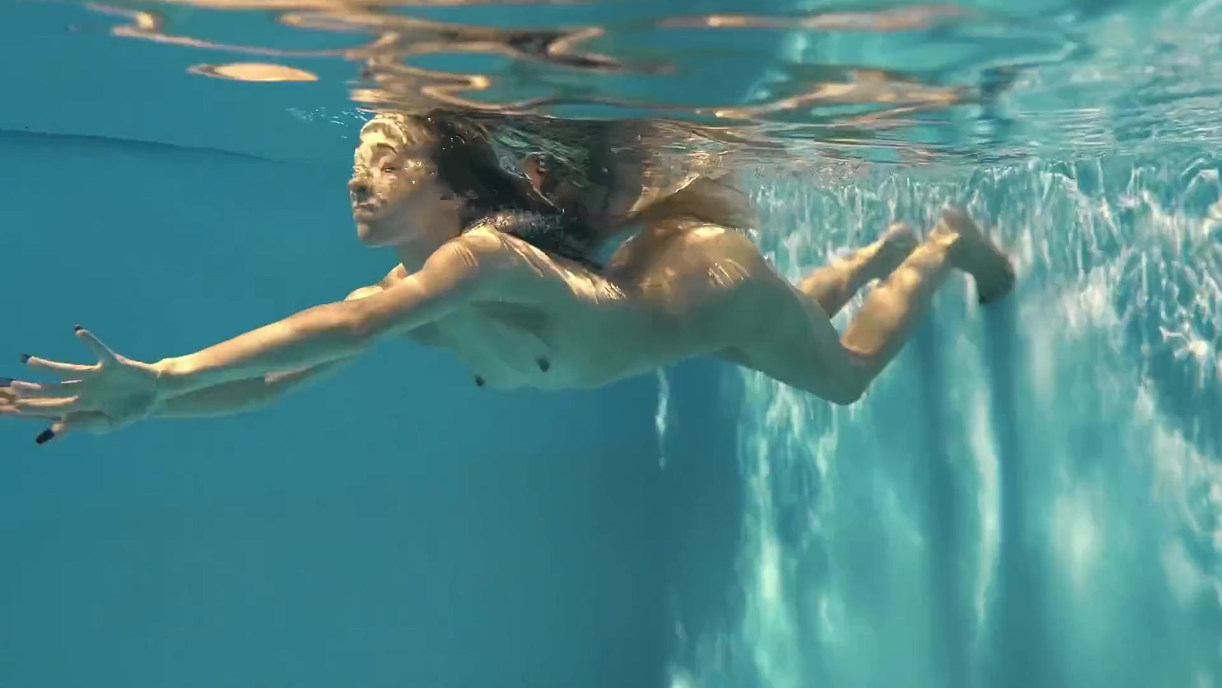 Perfect Body Blonde Teen 18+ Enjoys Naked Swimming