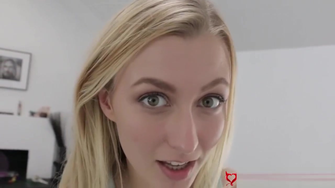 Bored Stepsis Alexa Grace Fucks Around With Big Bro