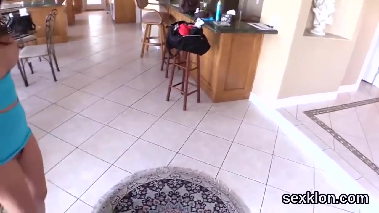 Idol Gets Her Ass Hole Nailed With Huge Pecker