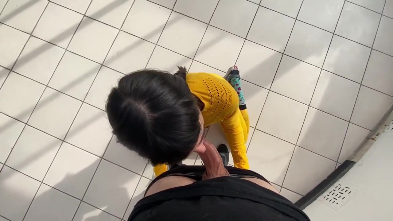 Han Spionade Pa Mig Under Att Trana Och Vi Enda Up Fucking