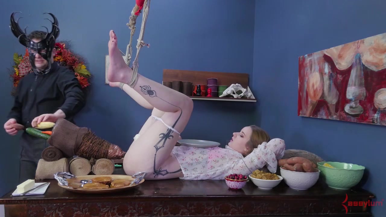 Ass plugged BDSM sub girl Jessica Kay