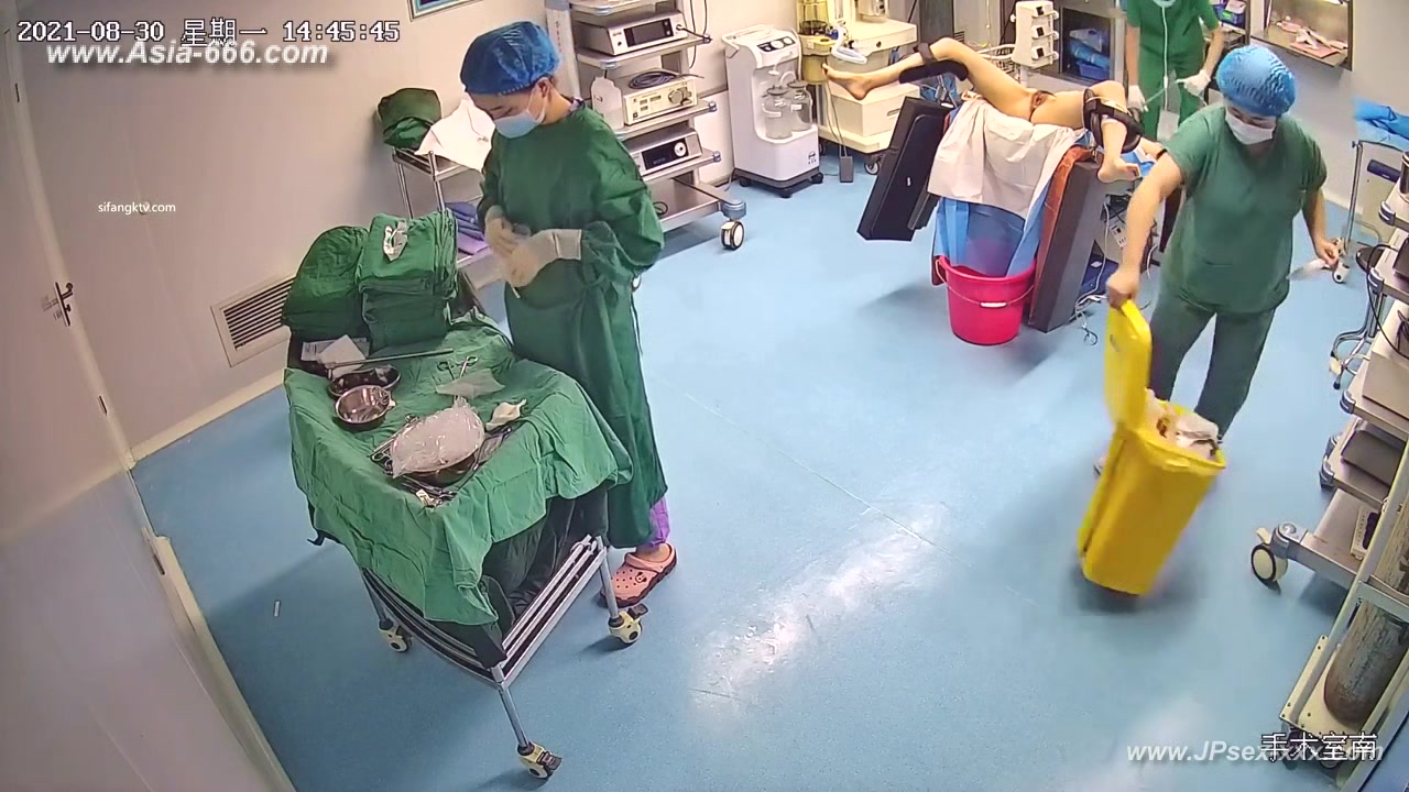 Peeping Hospital patient.15