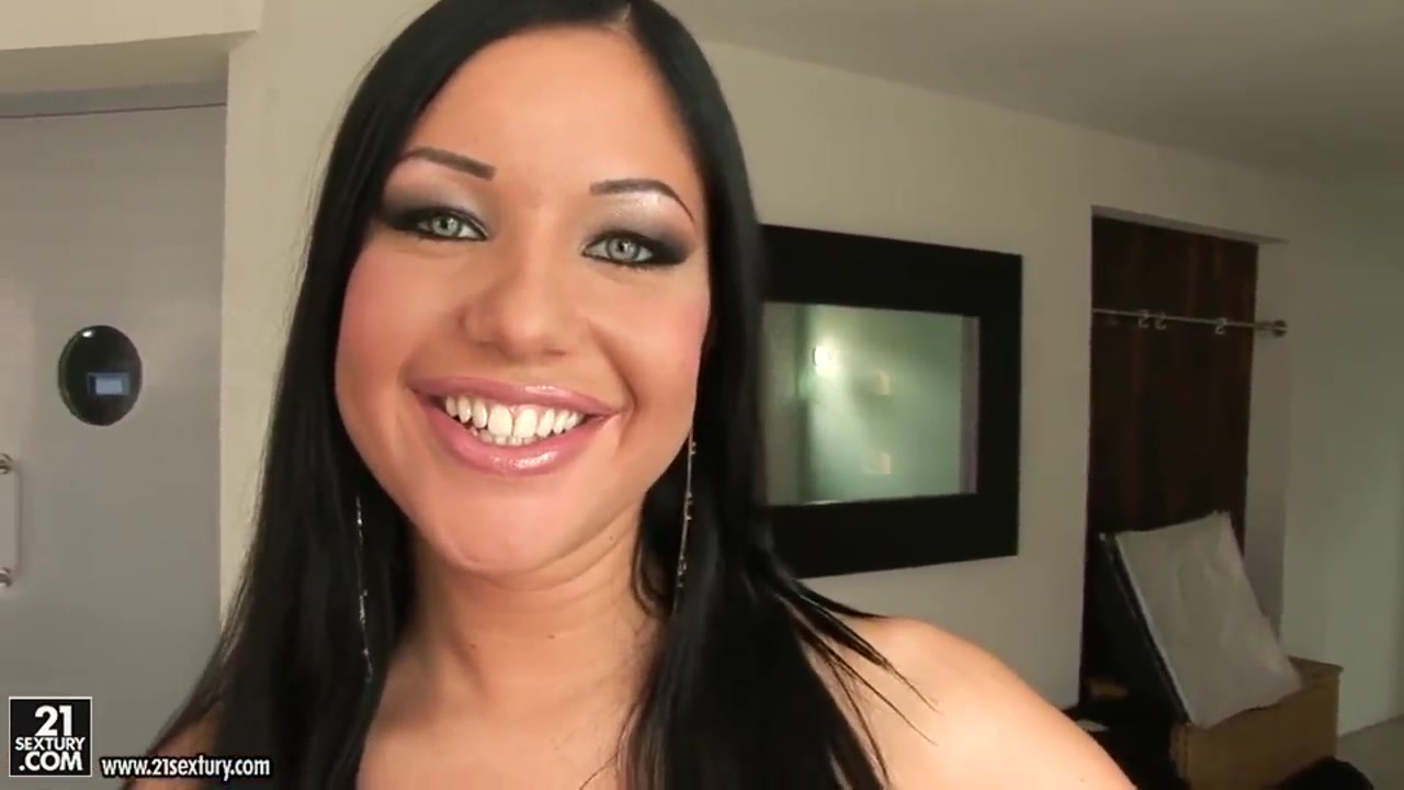 Dazzling whore Angelica Heart having to please two big cocks