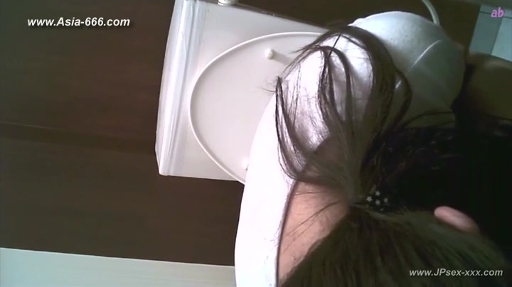 peeping Korean restaurant toilet.6