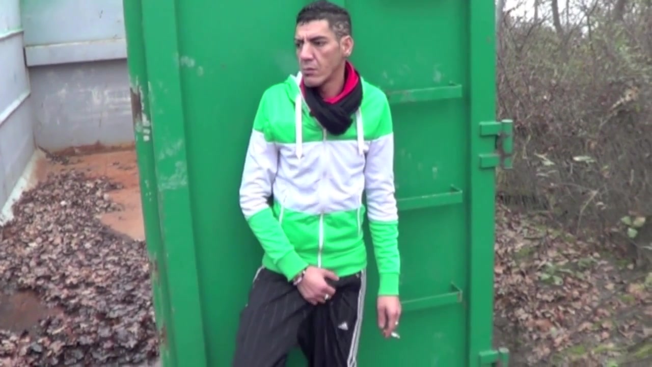Romantik fucked outdoor by bad boy top dominant - CrunchBoy