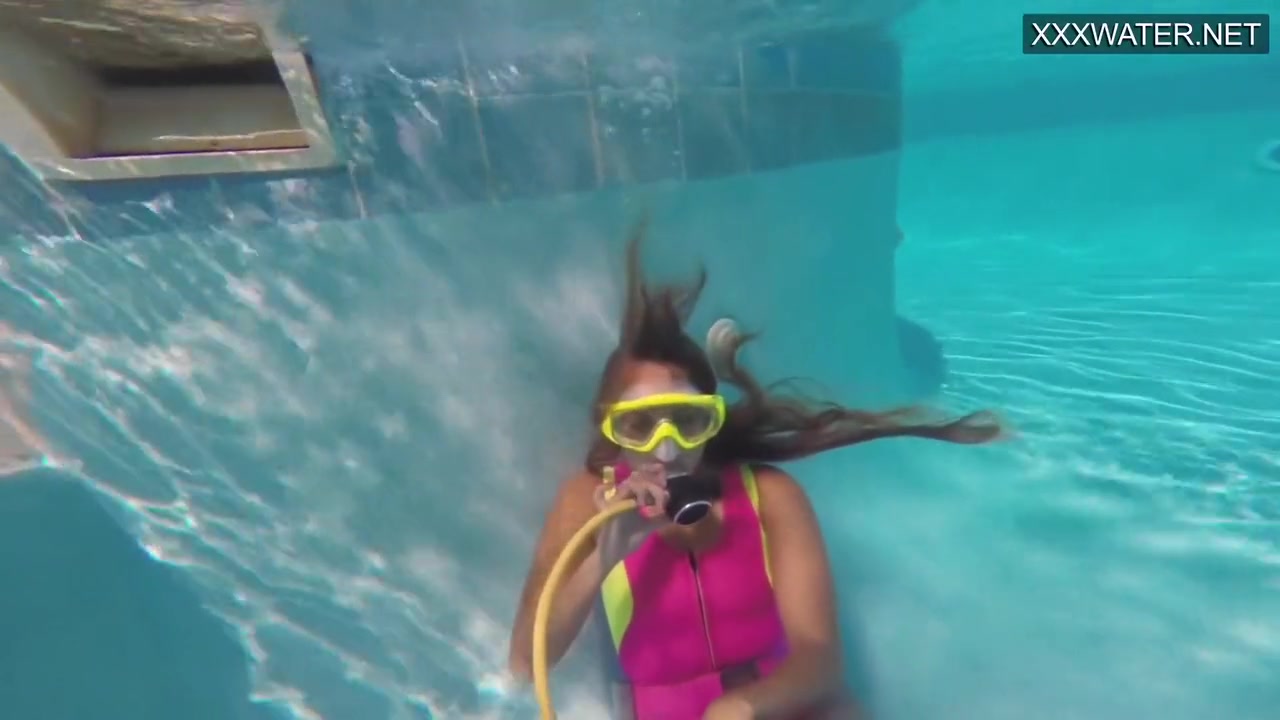 Cute teen 18+ Irina Poplavok Swims Naked Underwater
