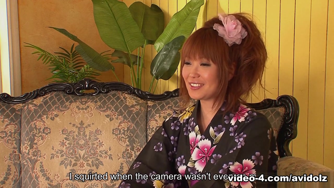 Yuuno Hoshi in Yuno Hoshi masturbates in public restroom - AviDolz