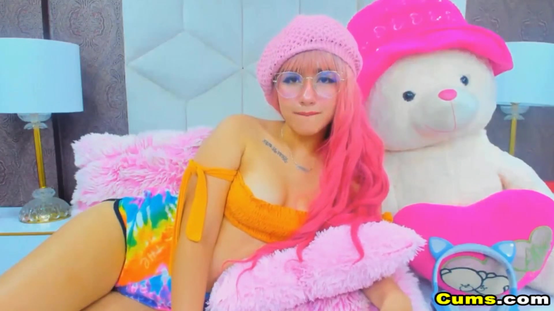 Cute Babe Sucking Her Big Toy