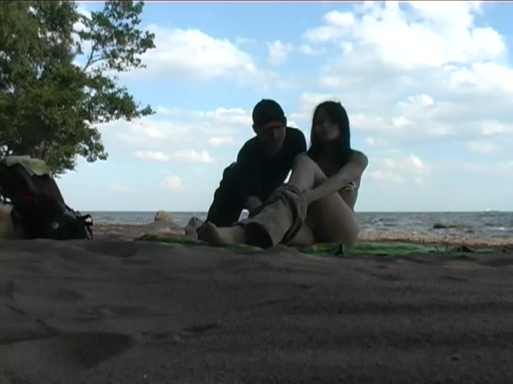 Babe is fucked at the beach