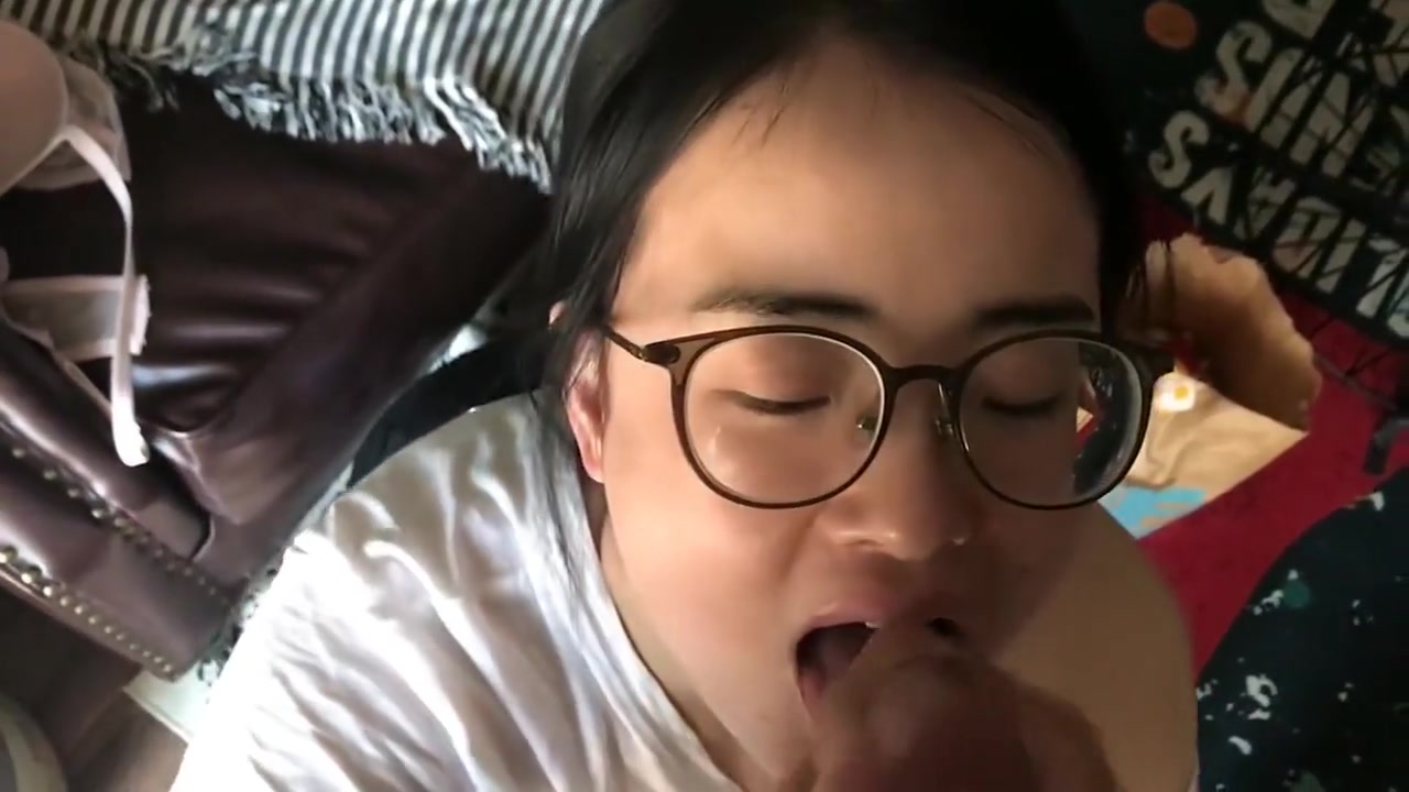 hot teen 18+ chinese girl exchange student 18+ slut gives blowjob to foreigner