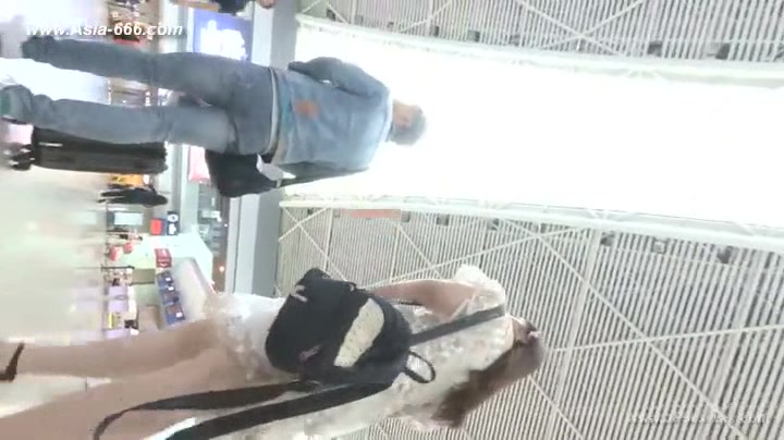 peeping chinese amateur upskirt.38