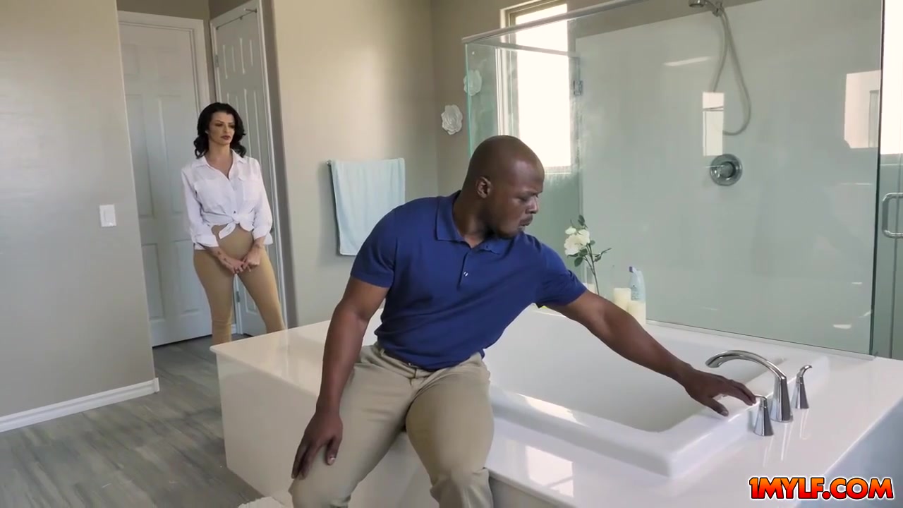 Joslyn James And Will Tile - Realtors Last Minute Offer For Client