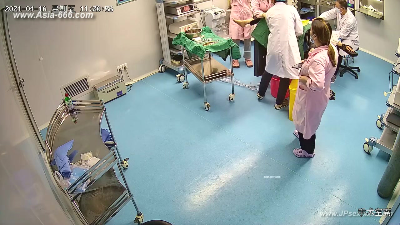 Peeping Hospital patient.8