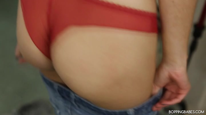 Jayne - Nude For The Neighbour - BoppingBabes