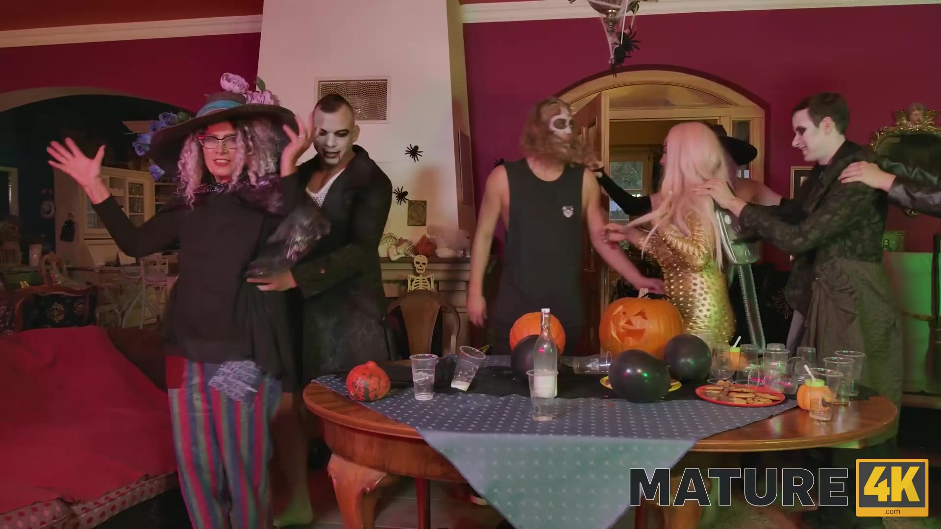 MATURE4K. Non-PG Party