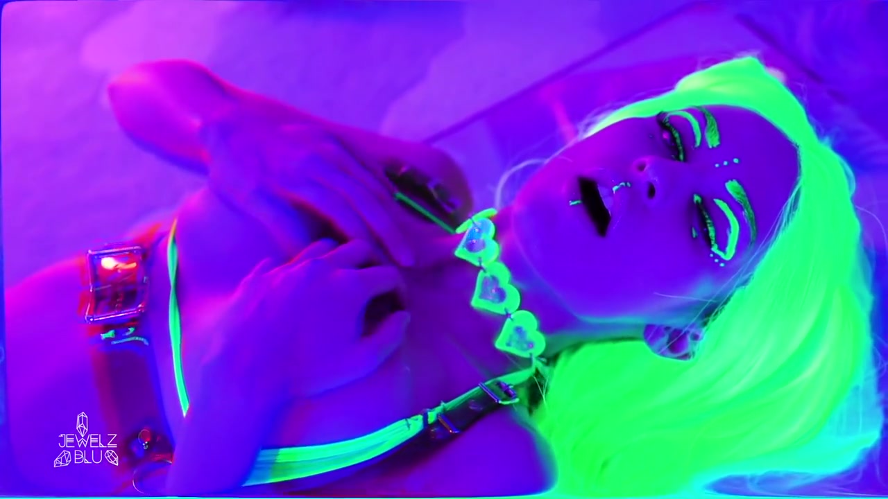 Trippy Neon Fishnet Dildo Suck And Fuck (full Video On - Jewelz Blu