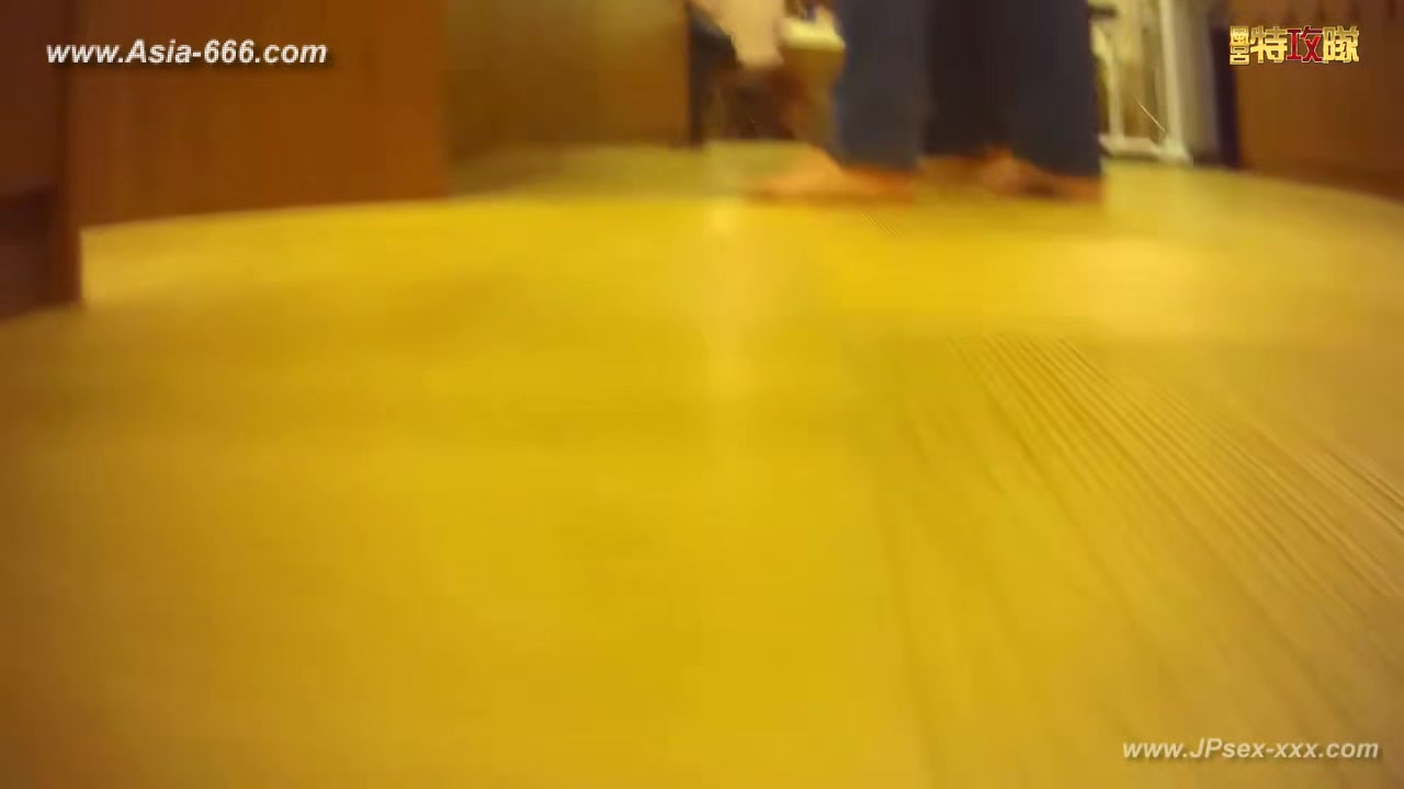 japanese public bathroom changeroom.77