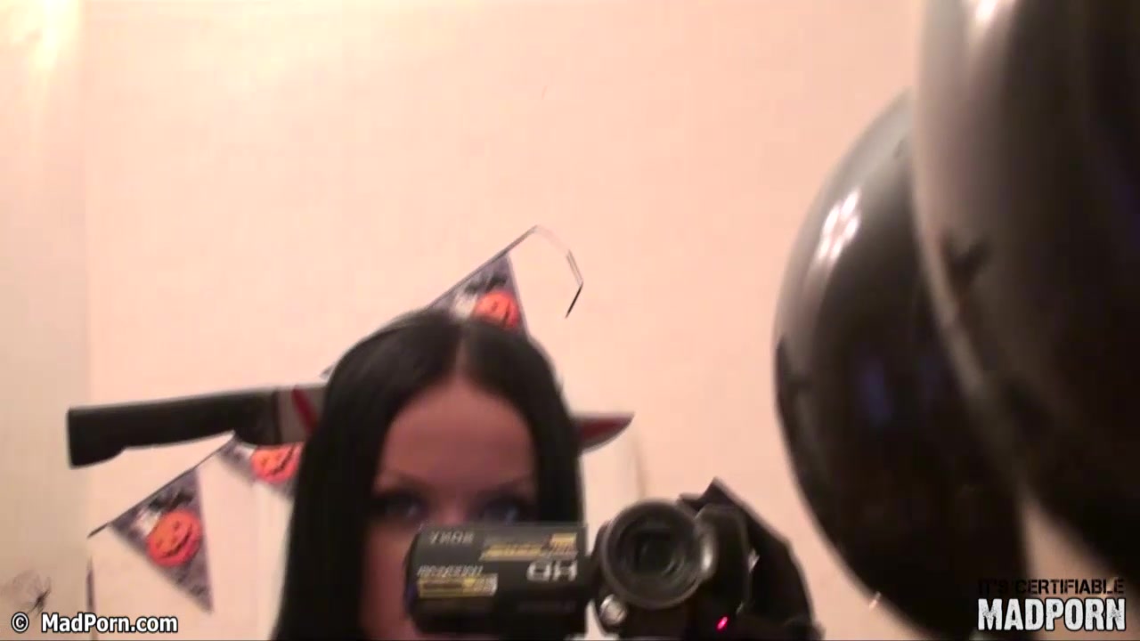Angelina Halloween - MadPorn