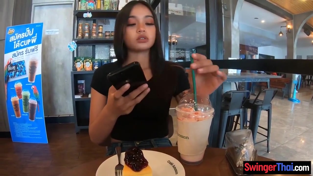 Cute Amateur Thai teen 18+ Sex In The Hotel After Starbucks