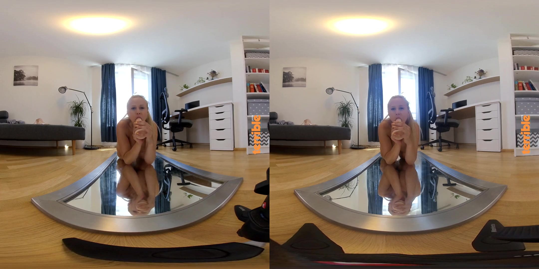 Angel Wicky in Nobody's Working! - The Mirror - perVRt