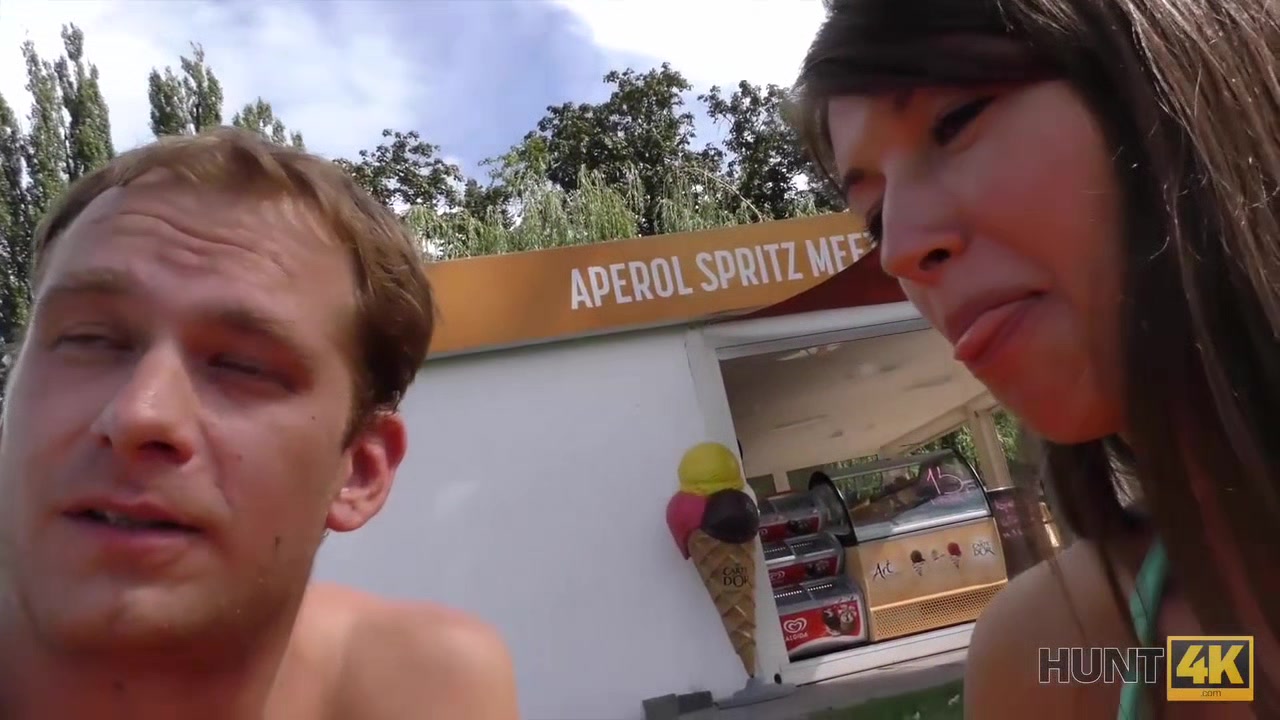 HUNT4K. Babe is ready for pickup and gives stranger her asshole