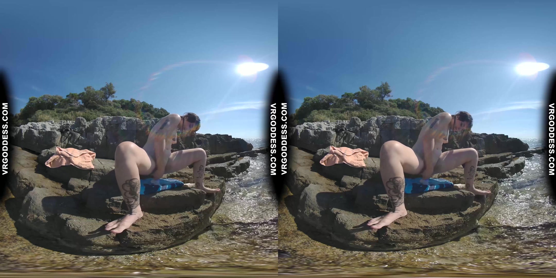 Tattoo Girl Brille Risky Public Beach Masturbation On Seaside Vacation