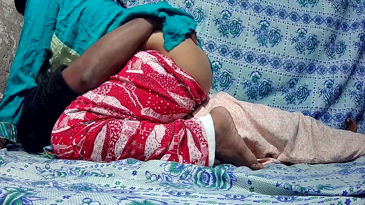 Indian Nurse And Peasant Sex In The Park