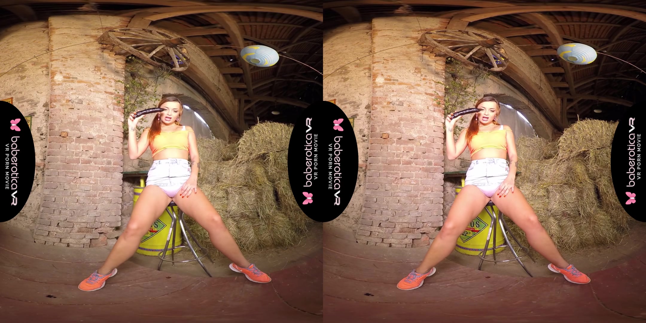 Hot Daphne Klyde Toys Pussy Until Exhaustion - BaberoticaVR