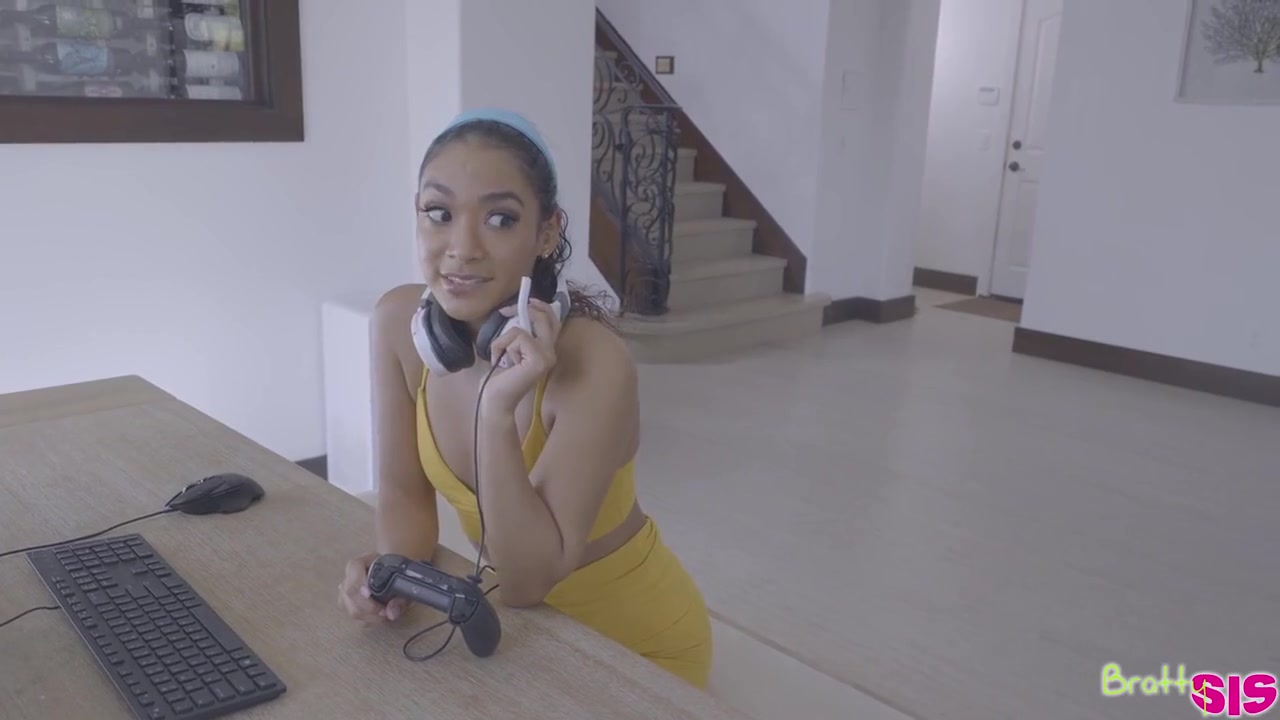 Gamer Girl Likes Stepbros Dick - Sarah Lace