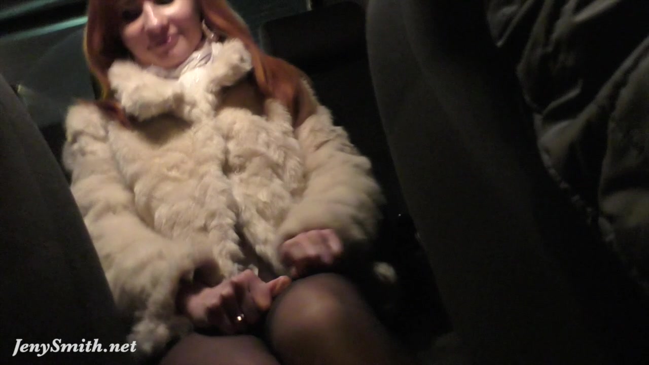 Jeny Smith is being caught naked on back seat of taxi