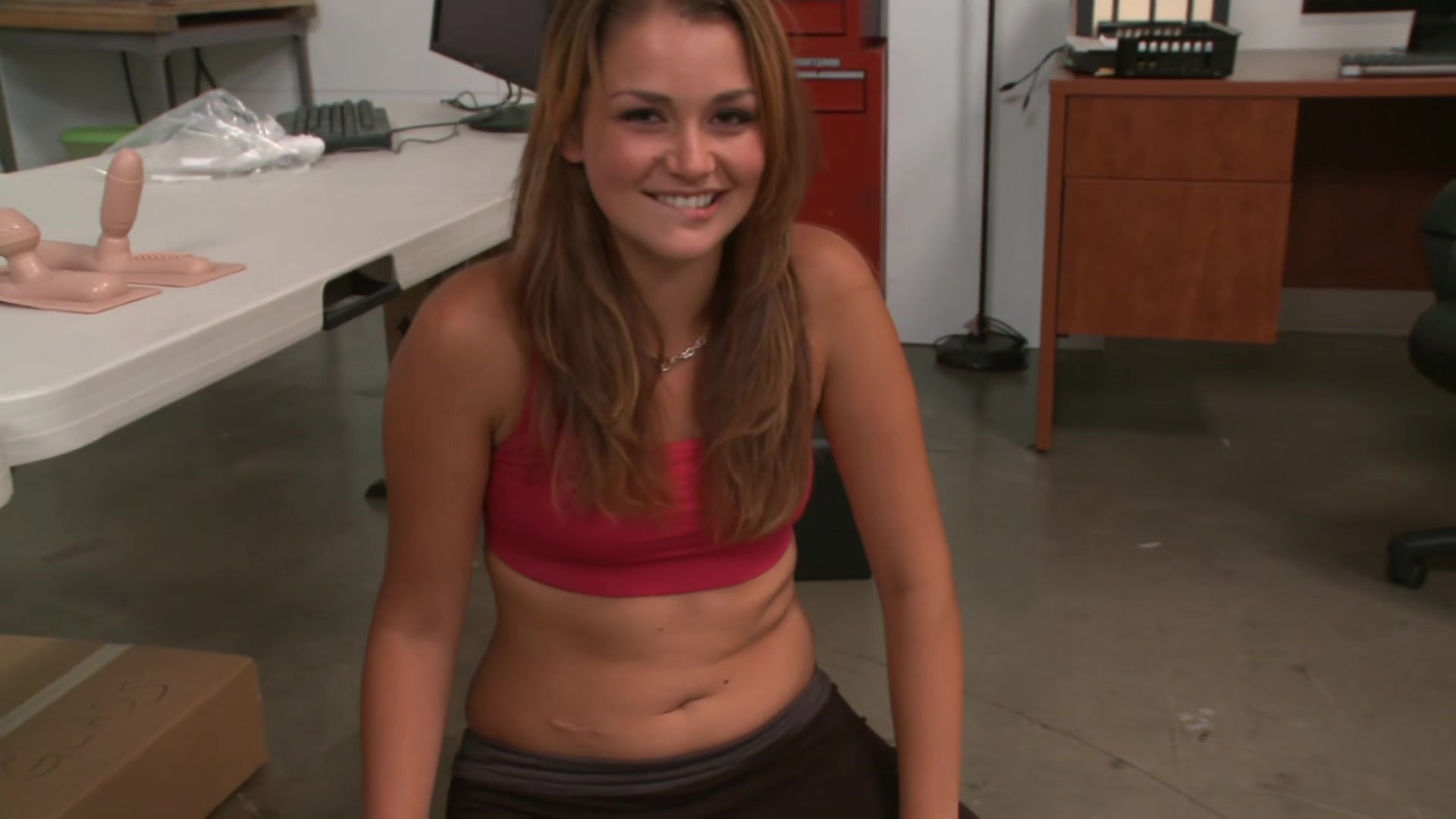 Allie Haze Tries the sybian it makes her feel so turned on that she has to return the favor to the salesman