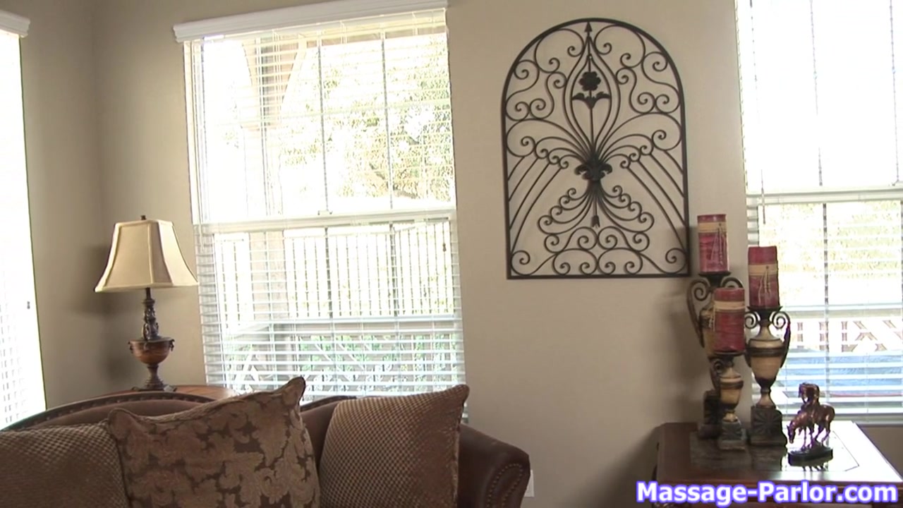 Massage-Parlor: A Core Massage