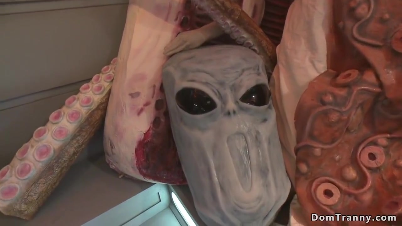 In A Dream Guy Takes Tranny Aliens Prick With Markus Dupree