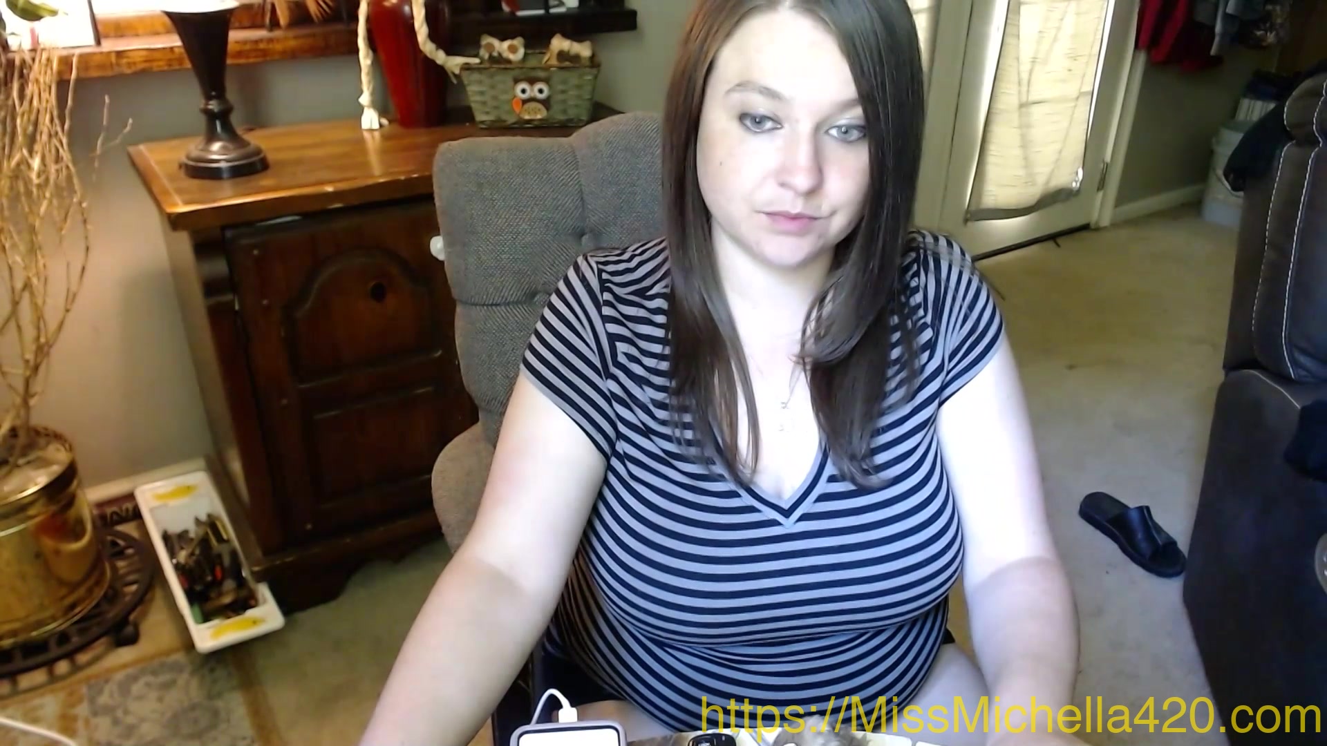 Mistress Loves Using Her Body To Make Sure That Her Beta Bitches Know That They Are Weak And Inferior To Her Always - Missmichella420