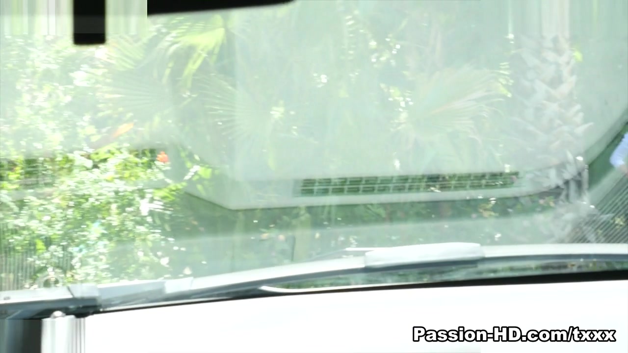 Raven Redmond in Car Wash Babe - PassionHD