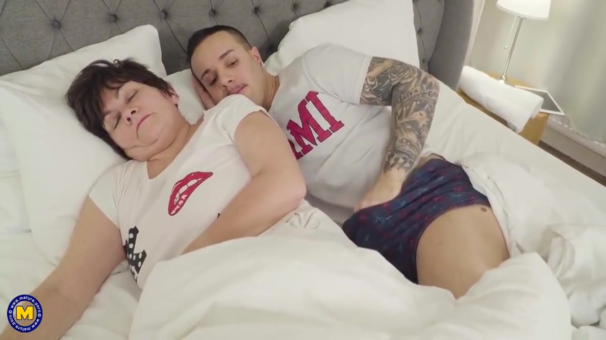 Busty Granny Having Sex With Modern Boy