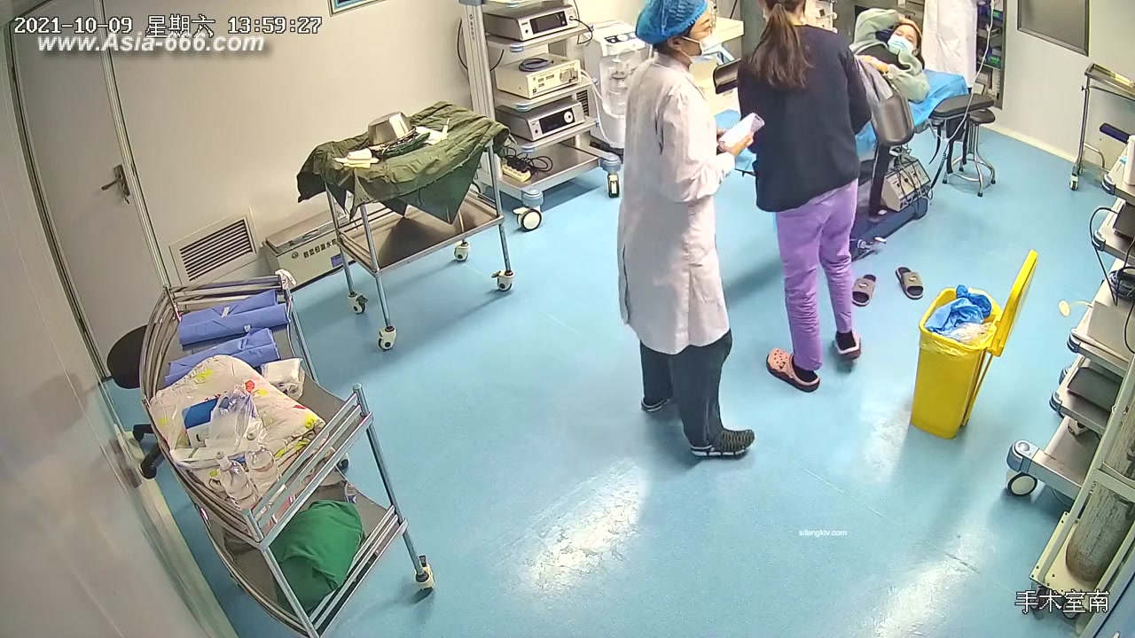 Peeping Hospital patient.13