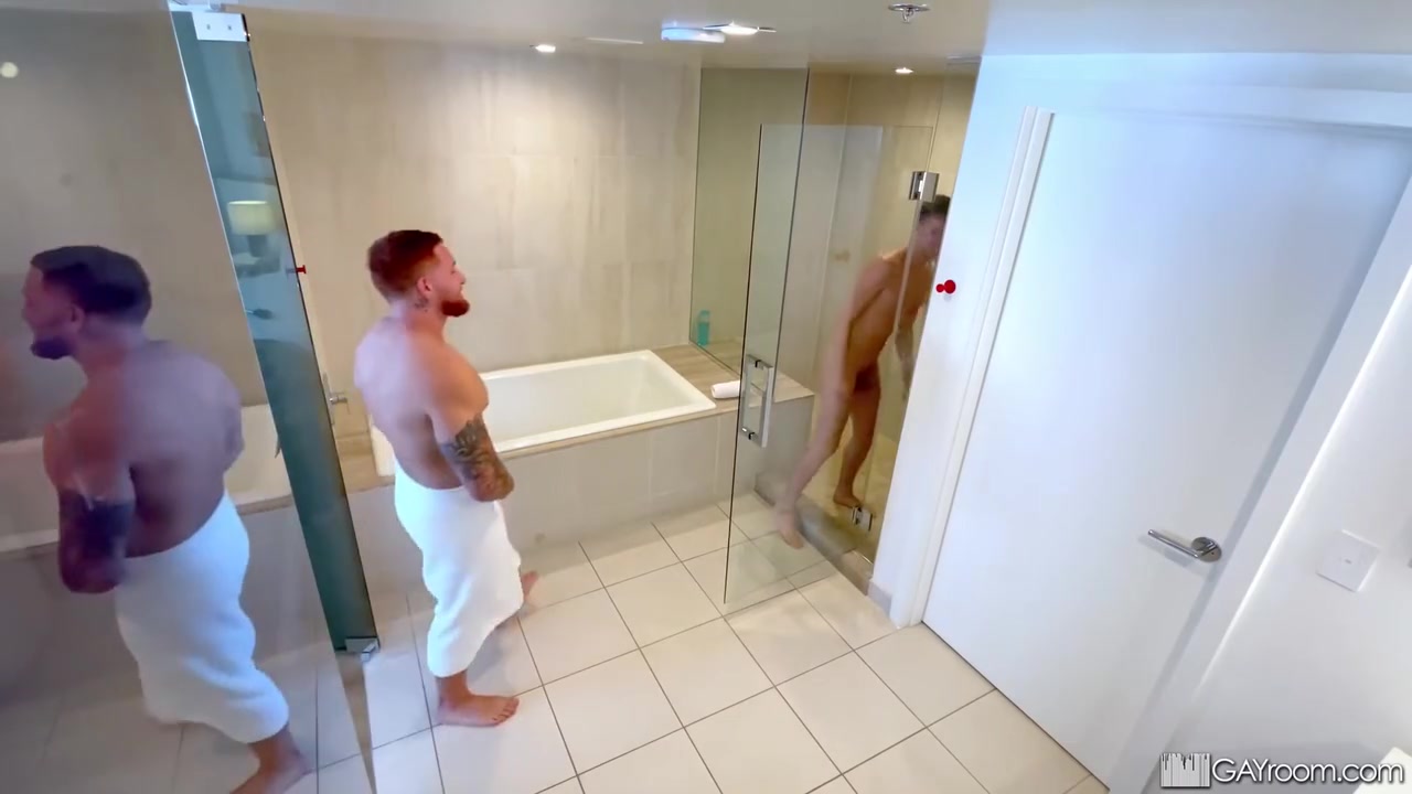 Dakota Surprises Jeremiah In The Bathroom With Open Broad Pucker - Jeremiah Cruze And Dakota Wonders