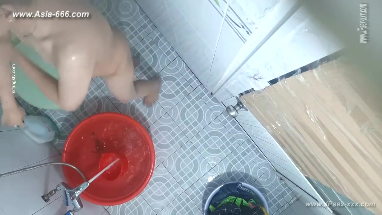 peeping chinese bath.70