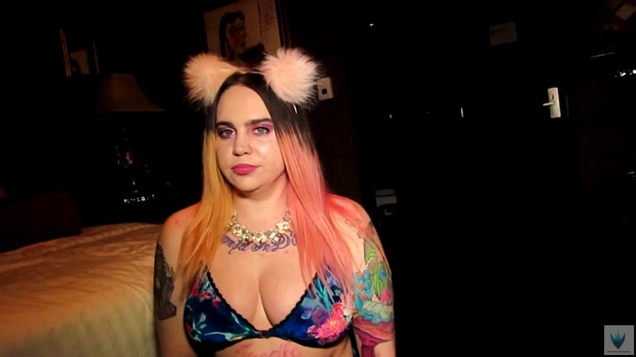Goth Girl Devours Dick - Tonyhookxxx