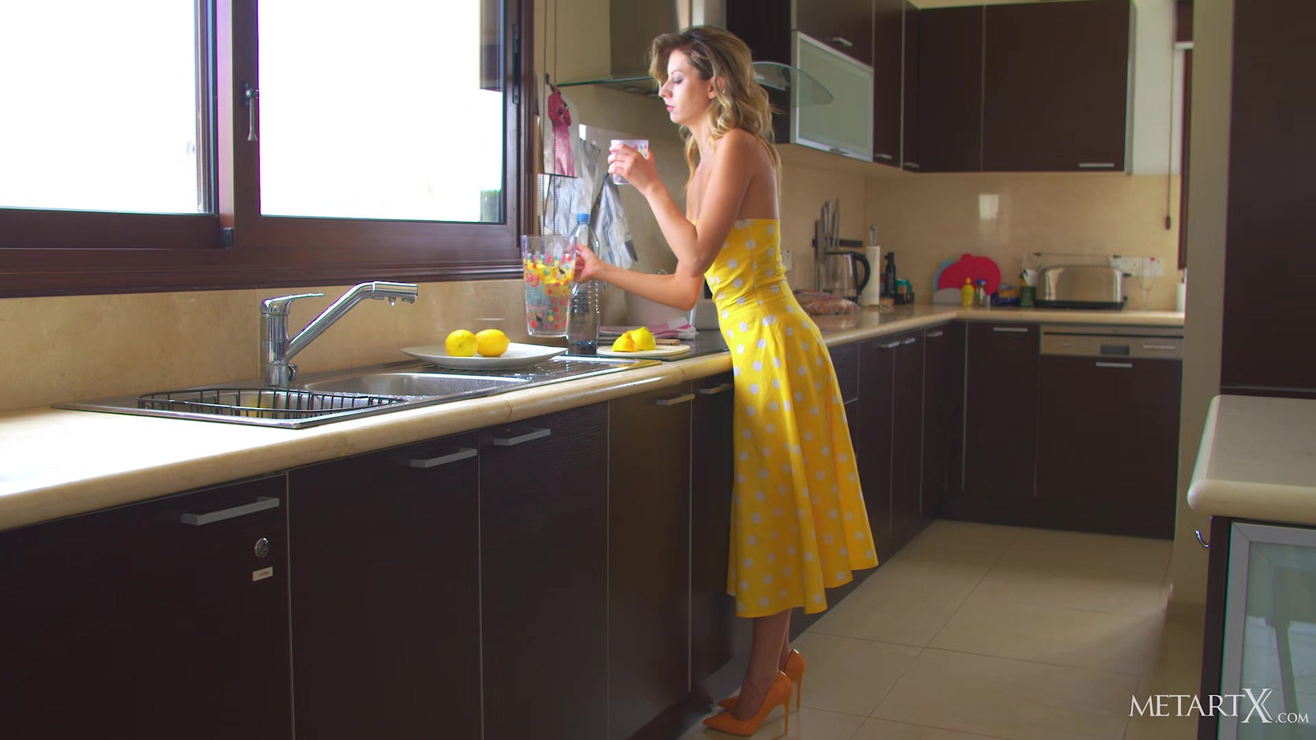 Iced Lemonade 2 - Rebecca Volpetti - MetartX