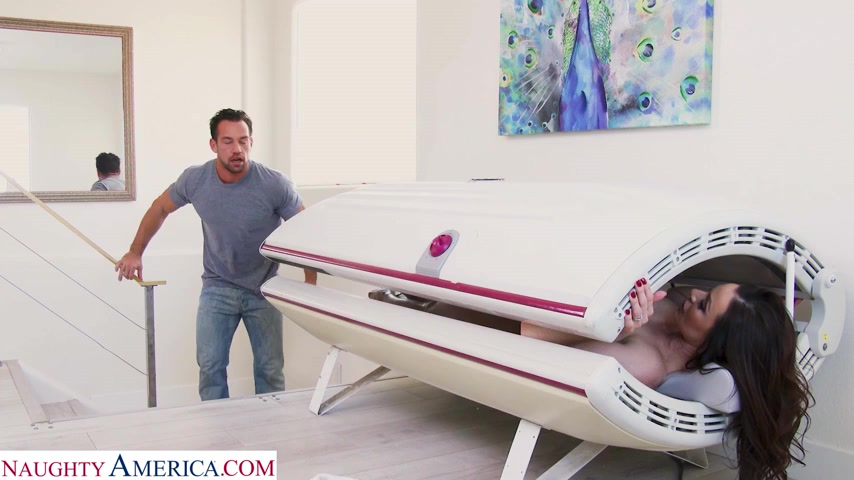 Kundra Lust gets saved by the fuck boy - nassmasterpiece