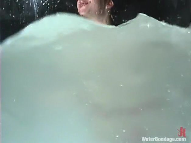 Jordan in Waterbondage Video