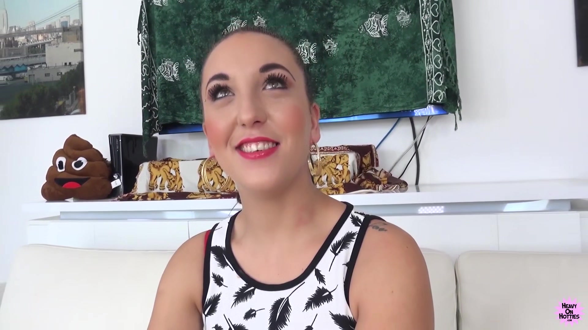 La Luxure With Nora Luxia - HeavyOnHotties
