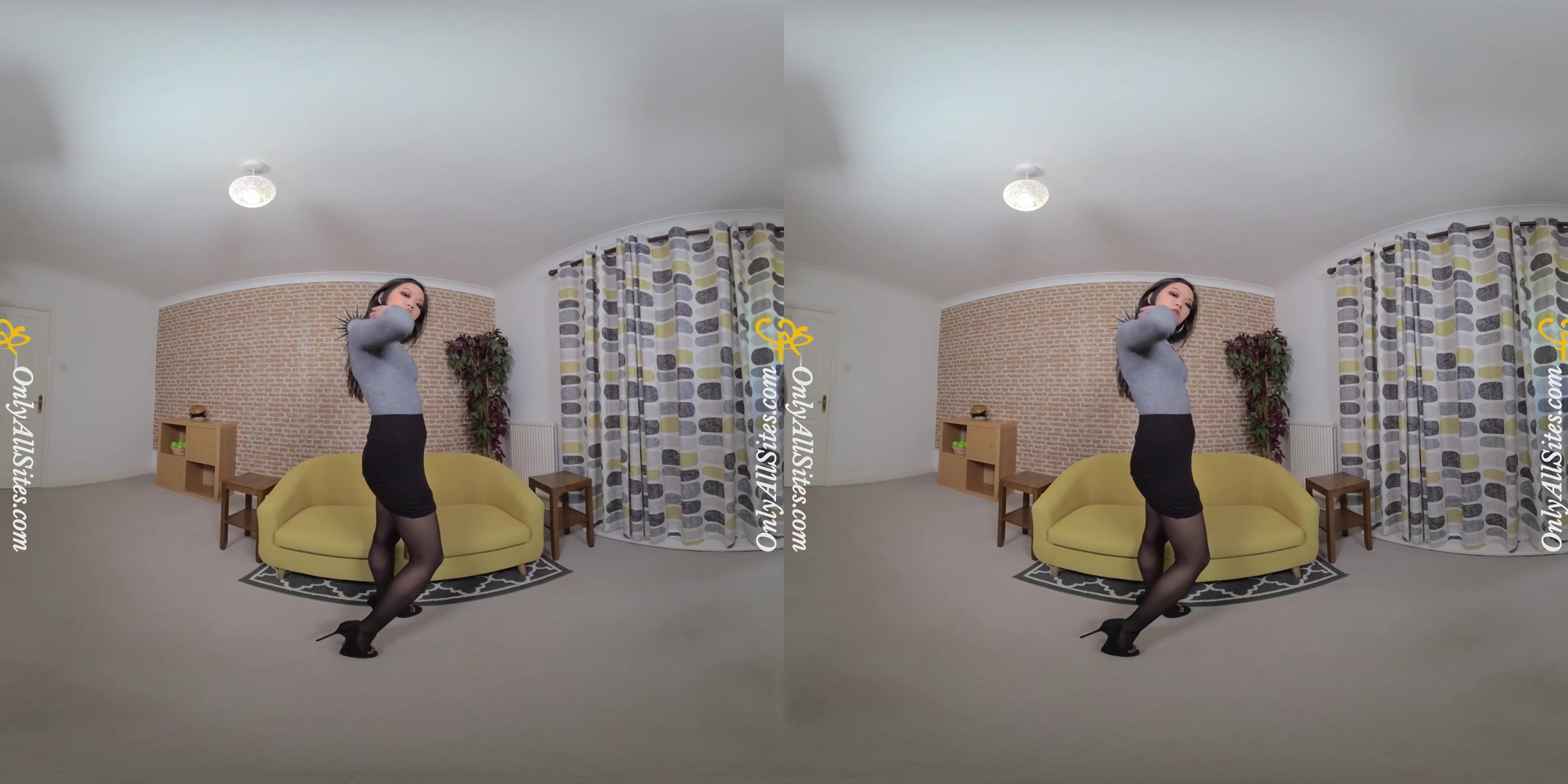 Louisa Lu - Sexy Pantyhose - OnlyTease
