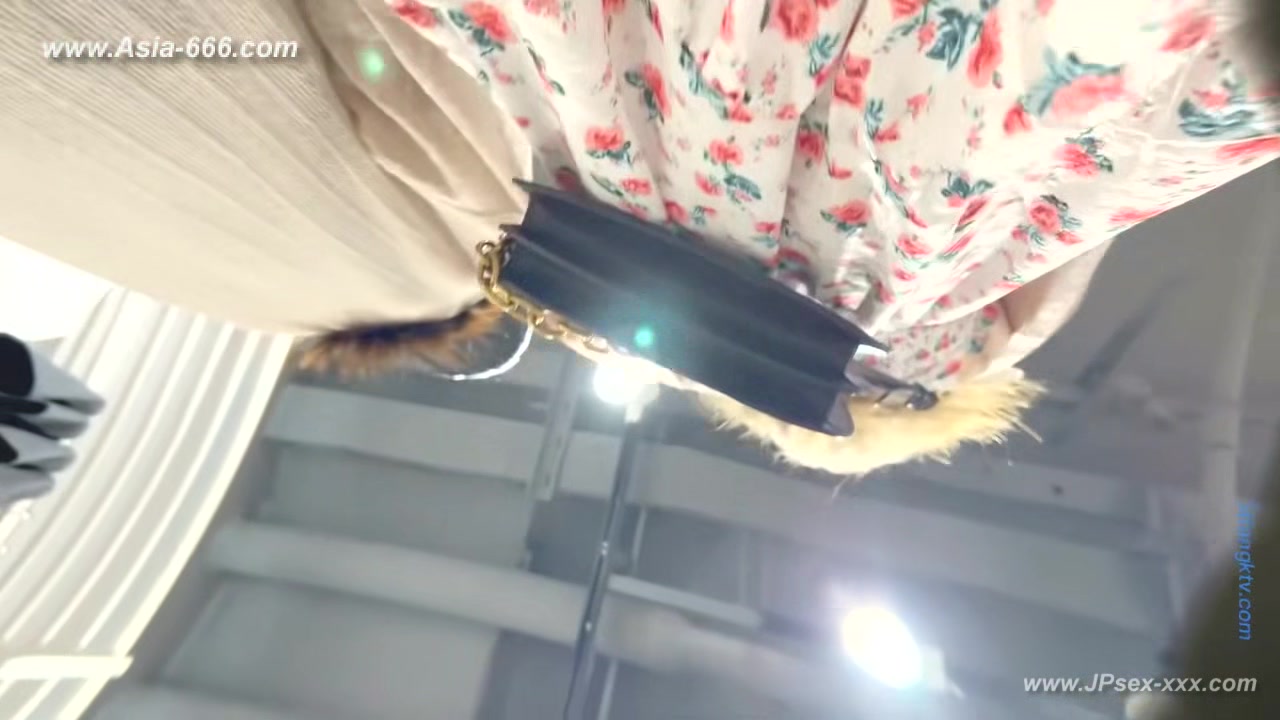 peeping chinese amateur upskirt.147