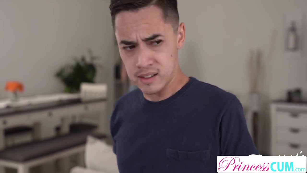Using My Juicy Pussy To Tempt My Stepbrother - S9:e8