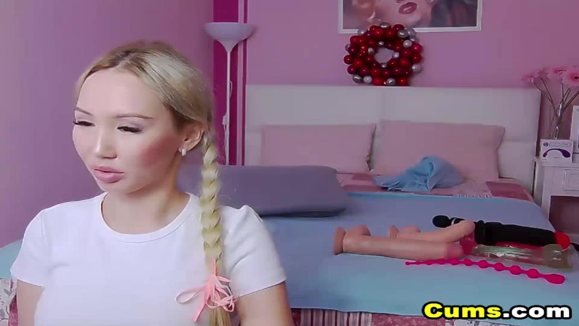 Hot Asian Chick Plays her Tight Wet Pussy